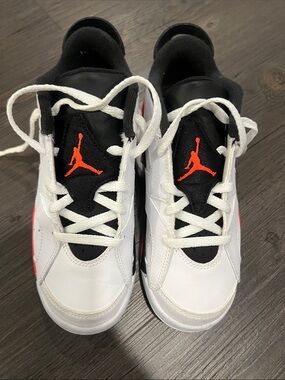 Boys or Girls Jordan White Black Orange Jumpman Low-Top Sneakers